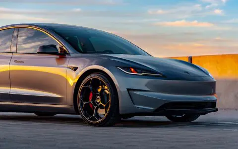 Close up photo of a Quicksilver Tesla Model 3 Performance with UP-05 Forged Wheels.