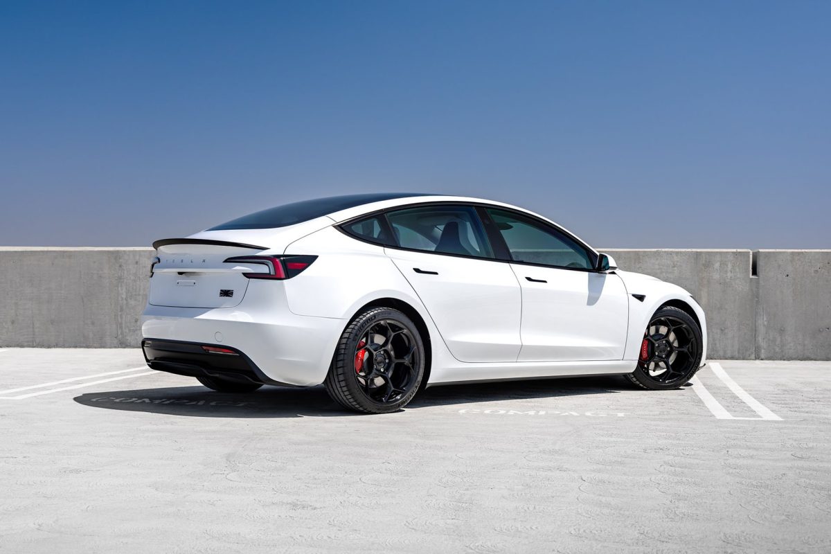 White Tesla Model 3 Performance Highland  – UP-05 Forged Wheels in Gloss Black