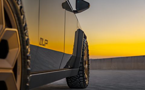 Tesla Cybertruck Magnesium grey wrap bronze 24 inch cybrhex forged wheels unplugged performance 1920px image (9)