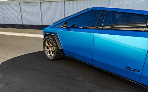 Tesla Cybertruck blue bronze 24 inch CYBRHEX wheels Unplugged performance 1920px image (5)