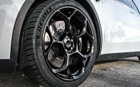 Tesla Model Y 21 inch gloss black UP-05 forged wheels big brake bit bbk unplugged performance 1920px image (3)