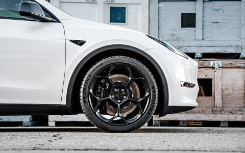 Tesla Model Y 21 inch gloss black UP-05 forged wheels big brake bit bbk unplugged performance 1920px image (4)