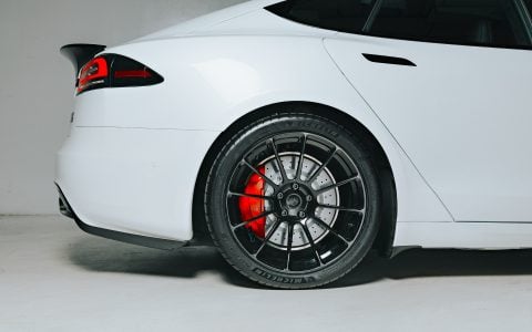 White Tesla Model S Plaid with Koenigsegg Carbon Fiber Spoiler on UP-03 Forged Wheels in Gloss Black