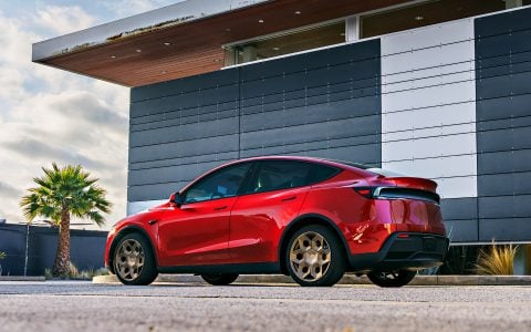 Ultra Red Tesla Model Y Juniper with Satin Bronze Cybrhex Forged Wheels 1920px (2)