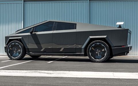 Tesla Cybertruck UP Forged CYBRDISC 24-Inch Wheels Gloss Black Finish Unplugged Performance 3