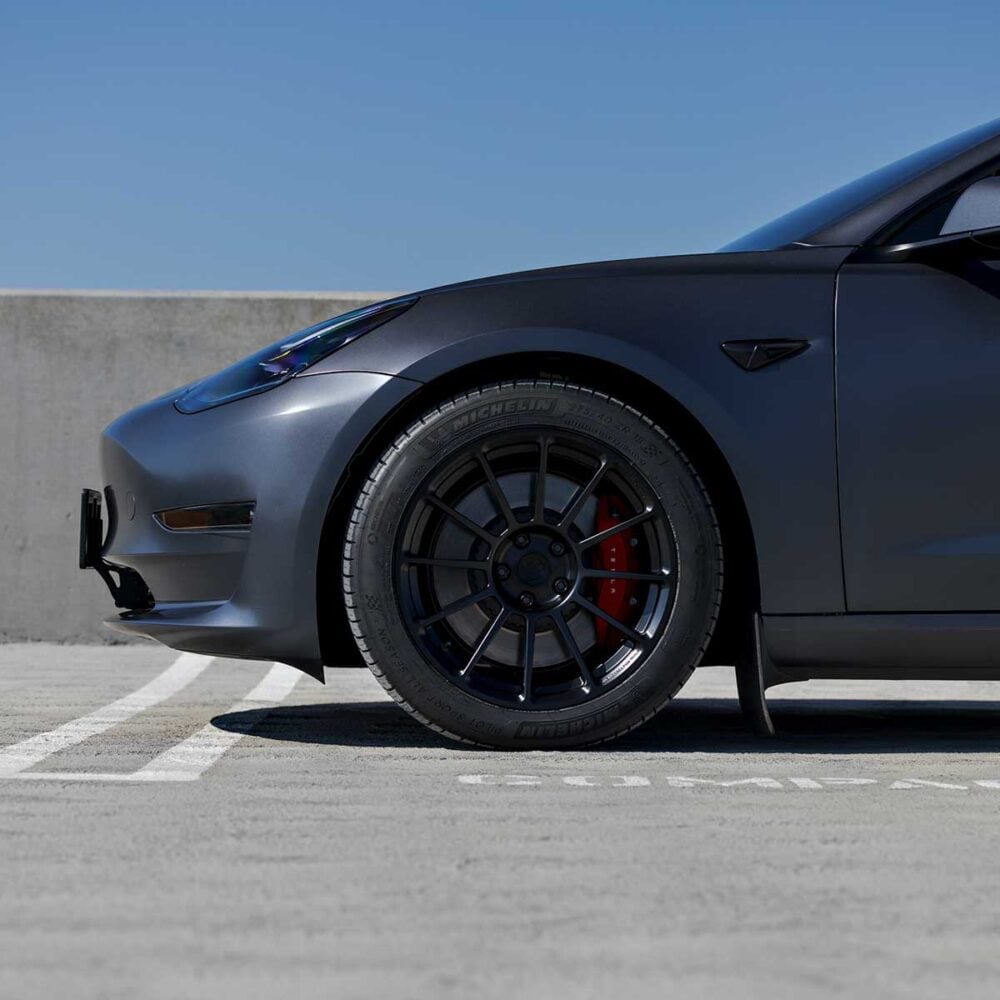 Tesla モデル3用　18インチ ホイールセット Kendaスタッドレス Tesla Model 3 18-Inch UP Forged UP-03 Wheel and Tire Package