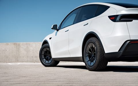 White Tesla Model Y Juniper UP Forged UP-RW Road Warrior Wheels 3 White Tesla Model Y Juniper UP Forged UP-RW Road Warrior Wheels
