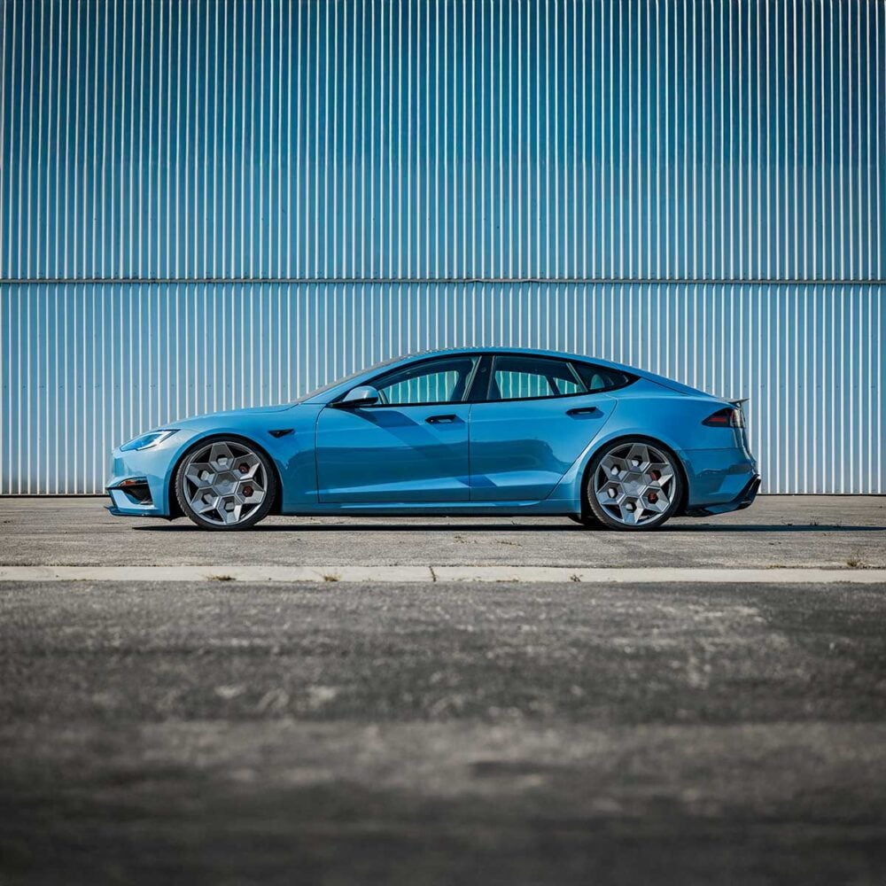 Tesla Model S 20-Inch UP Forged CYBRHEX Wheel and Tire Package