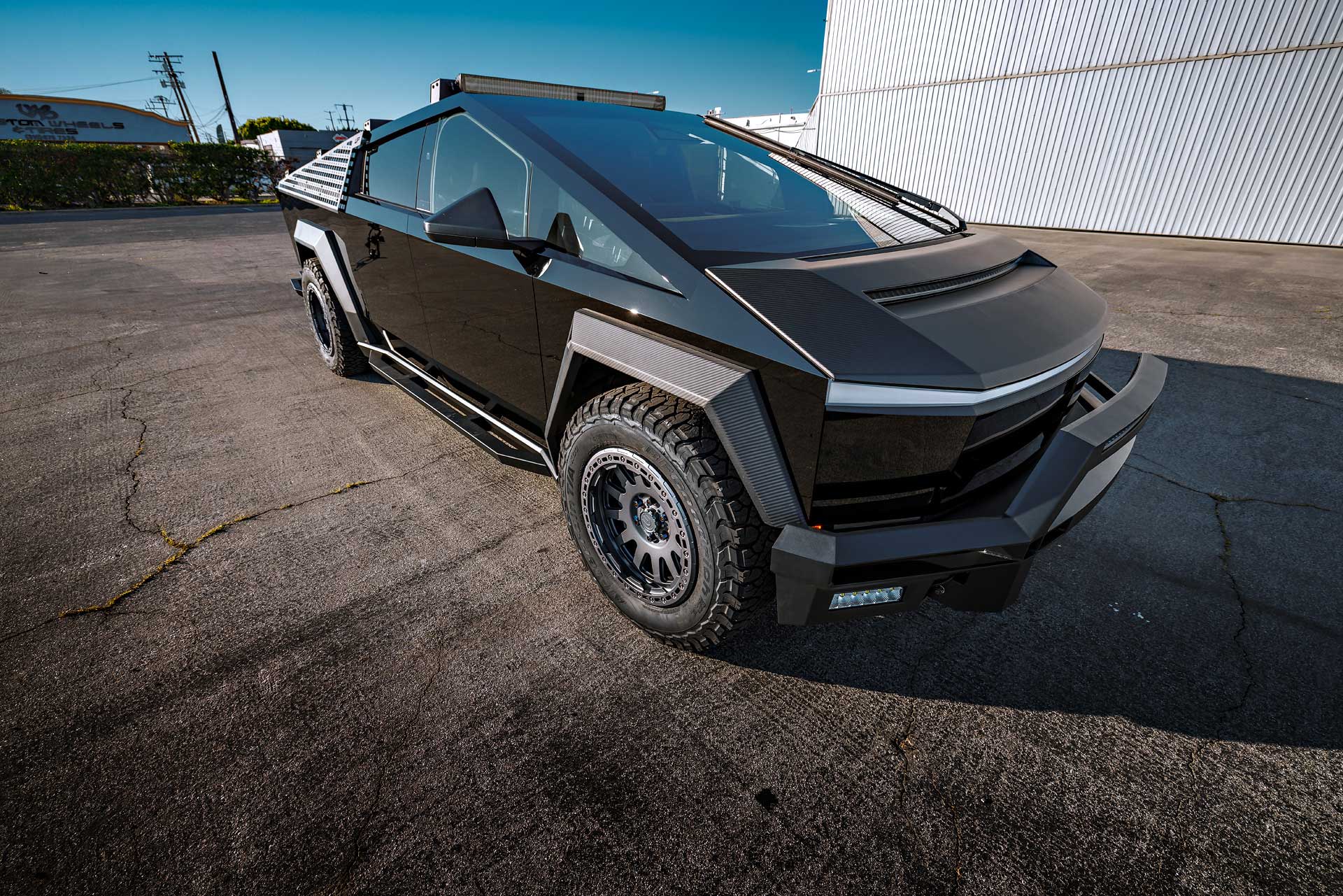 Top 10 Upgrades for the Tesla Cybertruck AWD from Unplugged Performance 6 Gloss Black Tesla Cybertruck UP INVINCBILE Build and UP Forged UP-03 Beadlock Wheels Unplugged Performance 1920px (15)