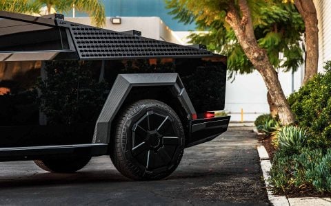 Gloss Black Tesla Cybertruck UP INVINCBILE Build with Steel Bumpers Rock Sliders Unplugged Performance 1920px200kb (14)