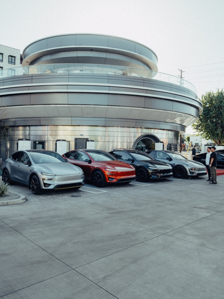 Tesla Model Y Performance Owners Take Over Tesla Diner for a UP Community Meetup 8 Unplugged Performance Juniper Model Y Performance at Tesla Diner-19(1)_1200px