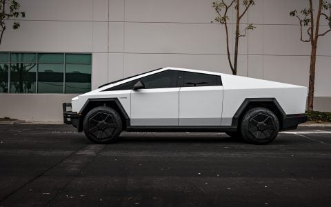 White Tesla Cybertruck with UP INVINCIBLE Steel Front Bull Bar and Rock Sliders 12 White Tesla Cybertruck with UP INVINCIBLE Steel Front Bull Bar and Rock Sliders