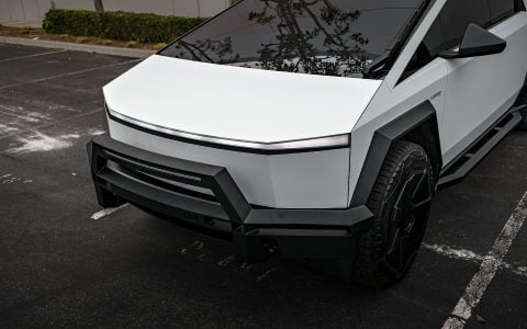 White Tesla Cybertruck with UP INVINCIBLE Steel Front Bull Bar and Rock Sliders 6 White Tesla Cybertruck with UP INVINCIBLE Steel Front Bull Bar and Rock Sliders