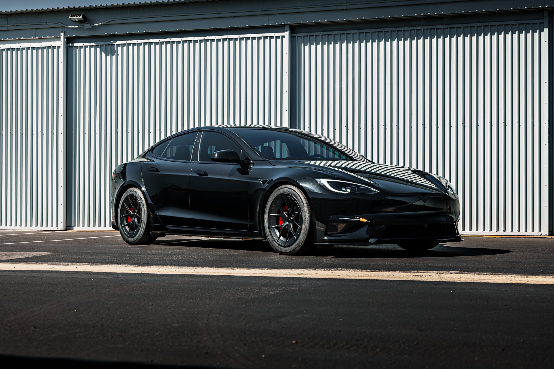 Diamond Black Tesla Model S on 19-Inch UP-RW FF Wheels