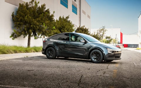 Stealth Grey Tesla Model Y Non Premium UP-RW FF 19-Inch Wheels Unplugged Performance 1920px (2)