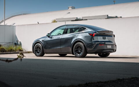 Stealth Grey Tesla Model Y Standard on 19-Inch UP-RW FF Wheels 2 Stealth Grey Tesla Model Y Standard on 19-Inch UP-RW FF Wheels