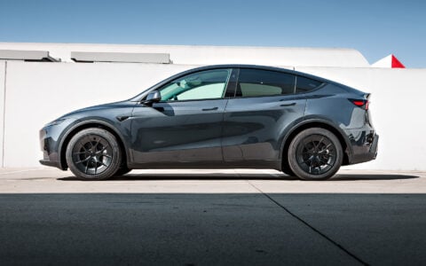 Stealth Grey Tesla Model Y Standard on 19-Inch UP-RW FF Wheels 1 Stealth Grey Tesla Model Y Standard on 19-Inch UP-RW FF Wheels