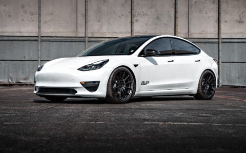 White Tesla Model 3 on 19-Inch UP Forged UP-03 Wheels 4 White Tesla Model 3 on 19-Inch UP Forged UP-03 Wheels