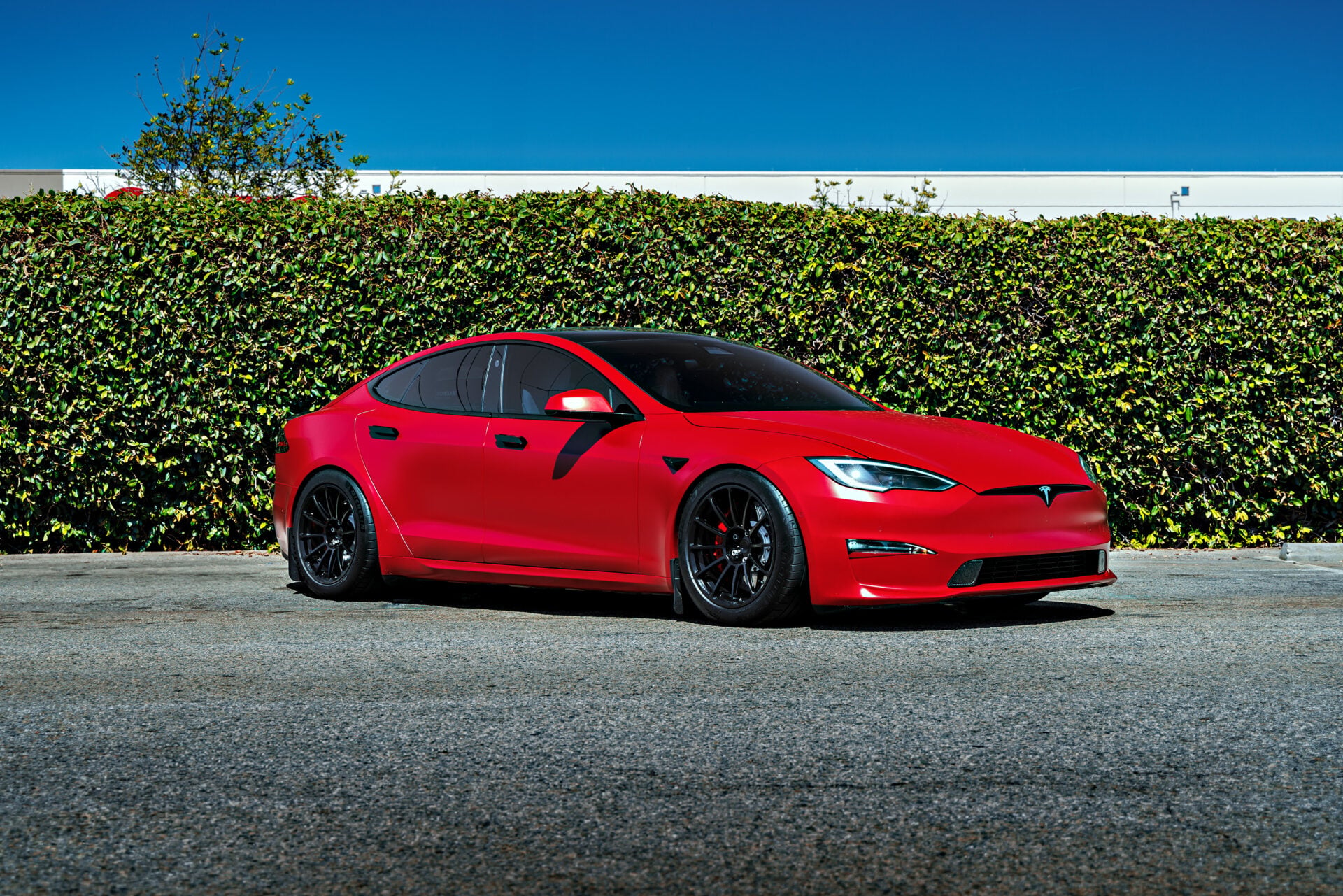 Tesla Model S Plaid On UP-03 Pikes Peak Spec Wheels