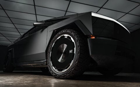 Tesla Cybertruck UP Forged CYBRDISC 24-Inch Wheels Unplugged Performance 11