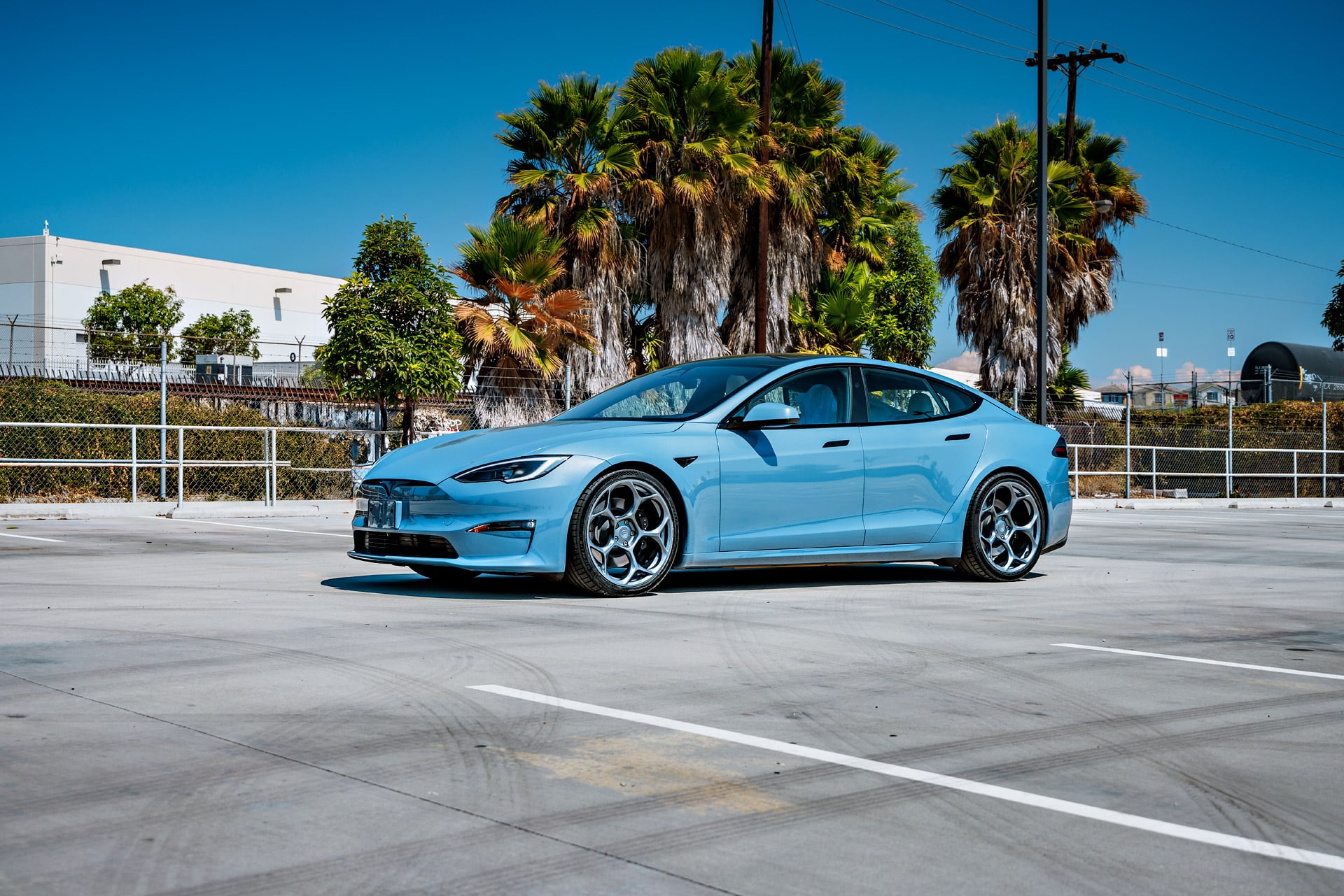 The Father's Day Gift Guide for Every Tesla Dad 32 Tesla Model S Plaid 2026 UP Forged CYBRHEX Satin Titanium Wheels 1920px (8)