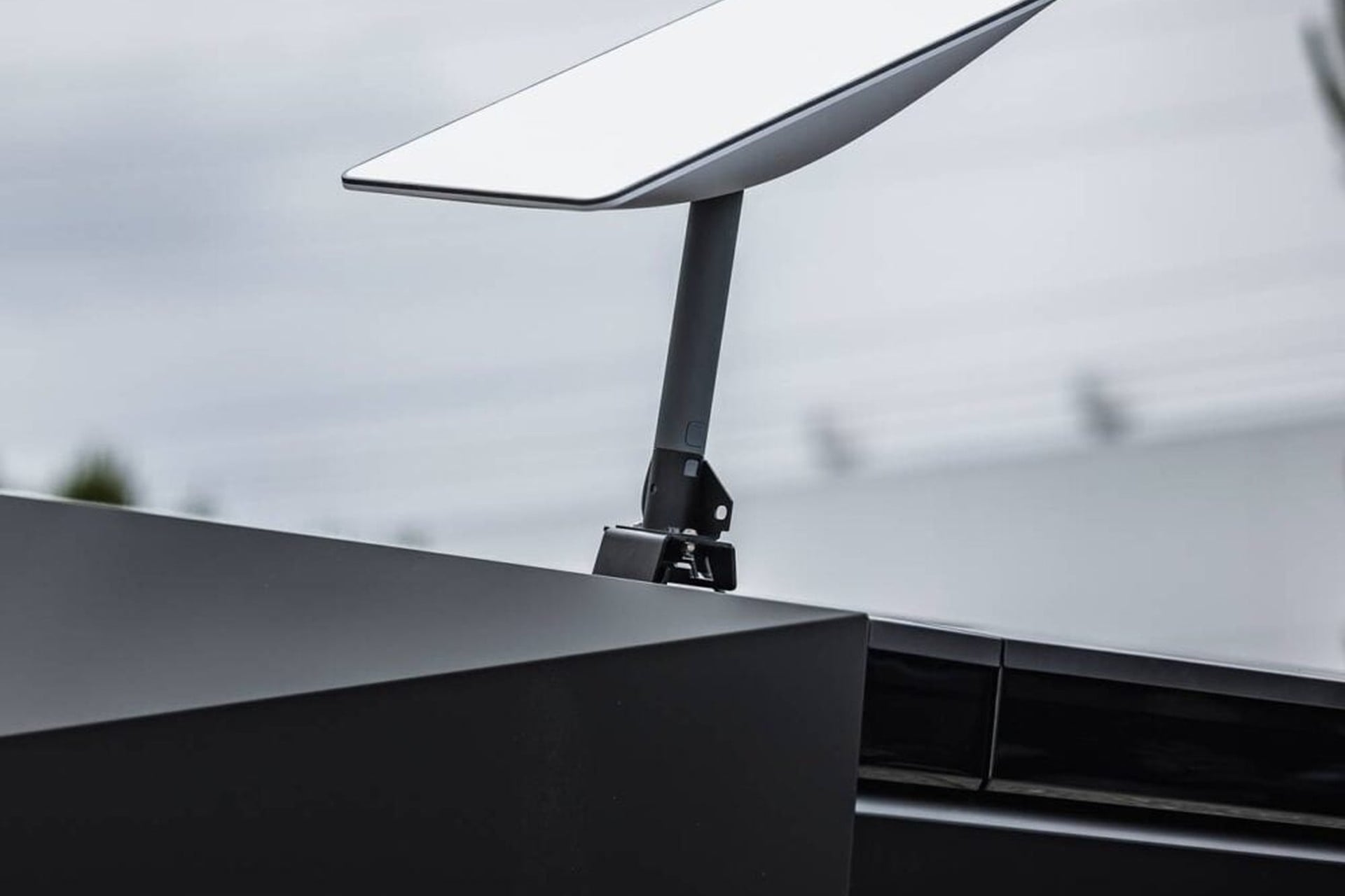The Father's Day Gift Guide for Every Tesla Dad 21 Unplugged-Performance-Cybertruck-Starlink-Mount