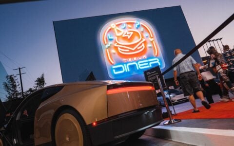 Tesla Diner 1 Year Anniversary -02(1)