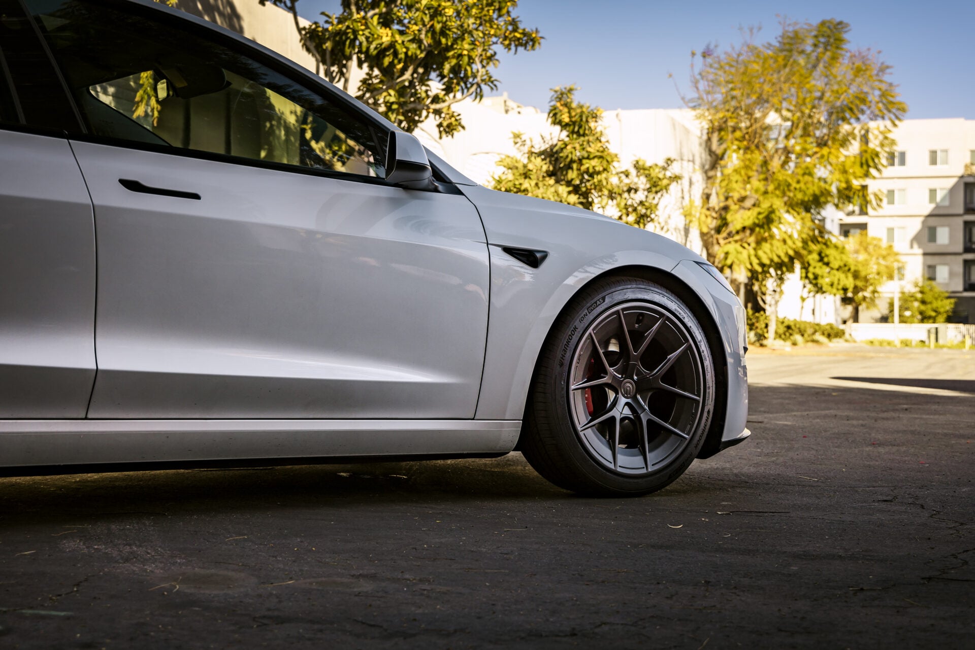 Tesla on UP-RW Flow Formed 19-inch Wheels Unplugged Performance 3840px (24)