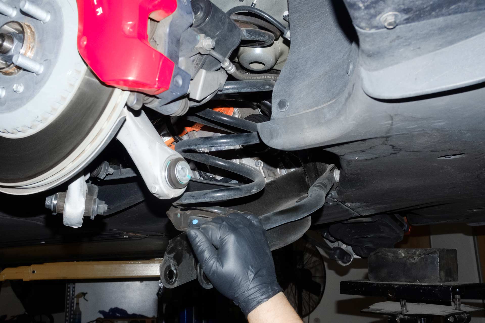 Tesla-Model-Y-Leveling-Lift-Kit-step-44
