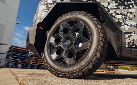 Digital Camo Tesla Cybertruck on 22-Inch UP Forged CYBRHEX Wheels 2 Digital Camo Wrapped Tesla Cybertruck UP Forged CYBRHEX Wheels Unplugged Performance 3