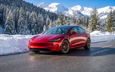 Winter - Model 3 Performance - Bronze 18in UP-03 - 3x2 1920x1280