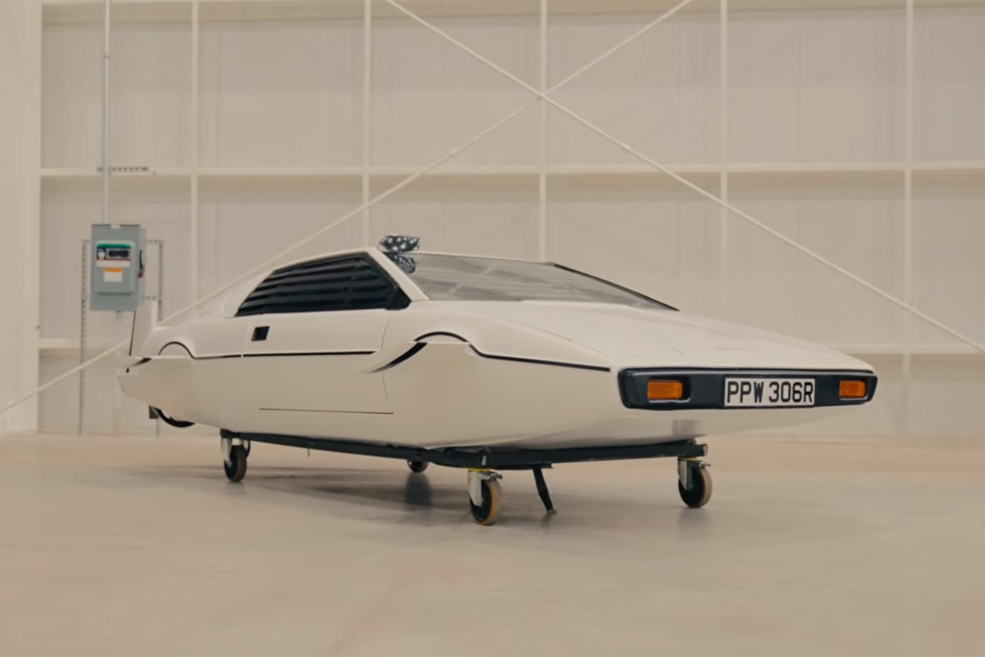 Tesla Roadster Design: Clean Lines, Hidden Complexity, and a Little Lotus DNA 4 Lotus Flying Car Reference and Inspiration to Tesla Roadster Unplugged Performance