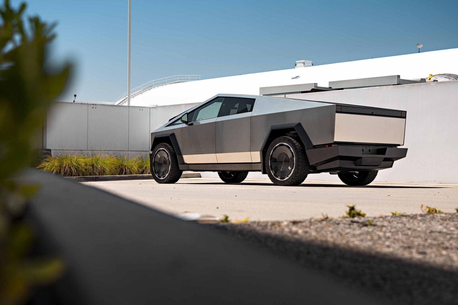 Tesla Cybertruck on 24-Inch UP Forged CYBRDISC Gloss Black Wheels 3 Tesla Cybertruck UP Forged 24-Inch Gloss Black CYBRDISC Wheels Unplugged Performance 5