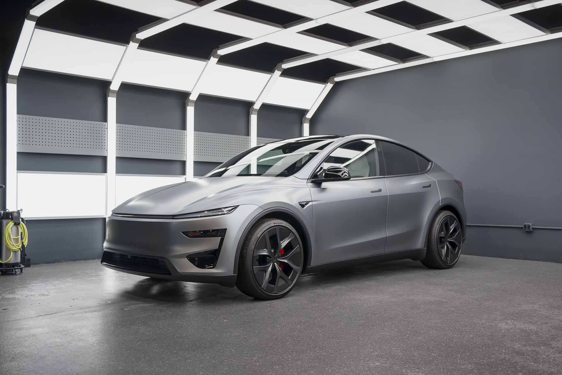 Quicksilver Goes STEALTH: Protecting a Model Y Performance at UP AutoSpa 9 Tesla Model Y 2026 Juniper Performance AutoSpa Service XPEL Stealth PPF Unplugged Performance 18