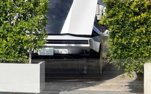 Tesla Roadster Thruster Trim On SpaceX Unplugged Performance